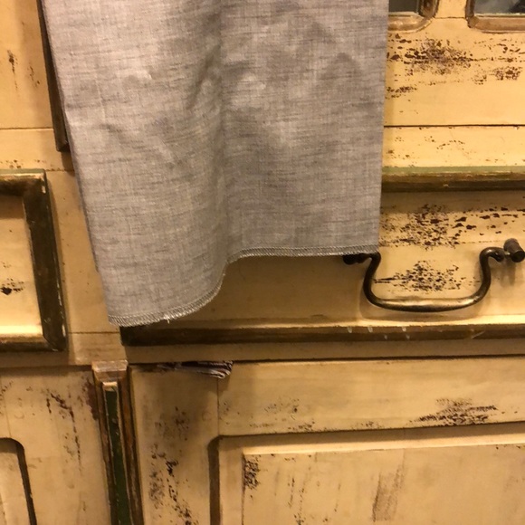 Kenneth Cole Reaction 2 piece Suit in Grey - Picture 2 of 6